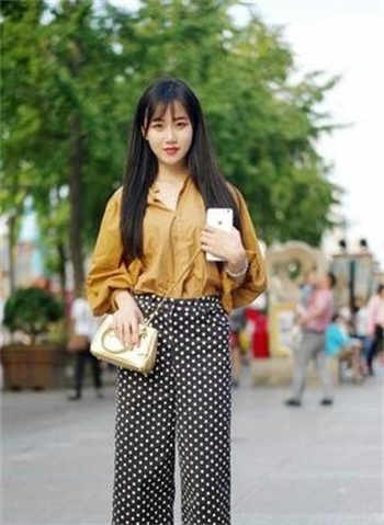 婆媳同飞李霞