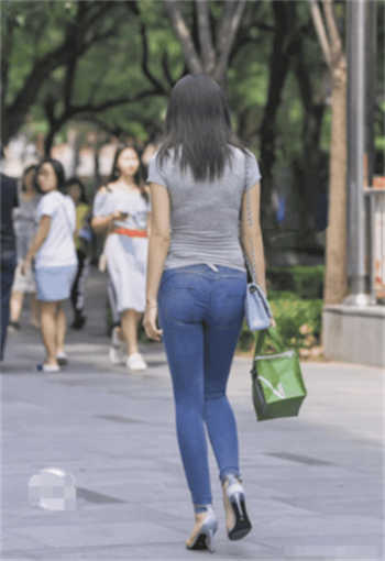 袜啵啵劳模小甜豆叫什么