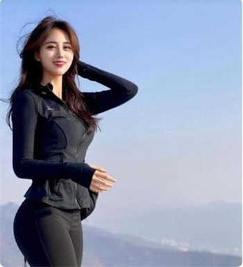 老师的甜美玉足小说