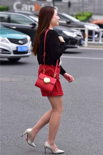 老婆是会议务服员