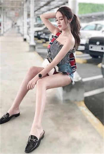 酒吧卫生间打扑克视频