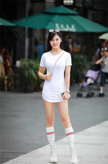 老婆跟别人聊天很暧昧