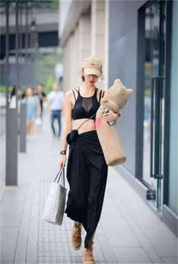 50岁丧偶女人与女婿